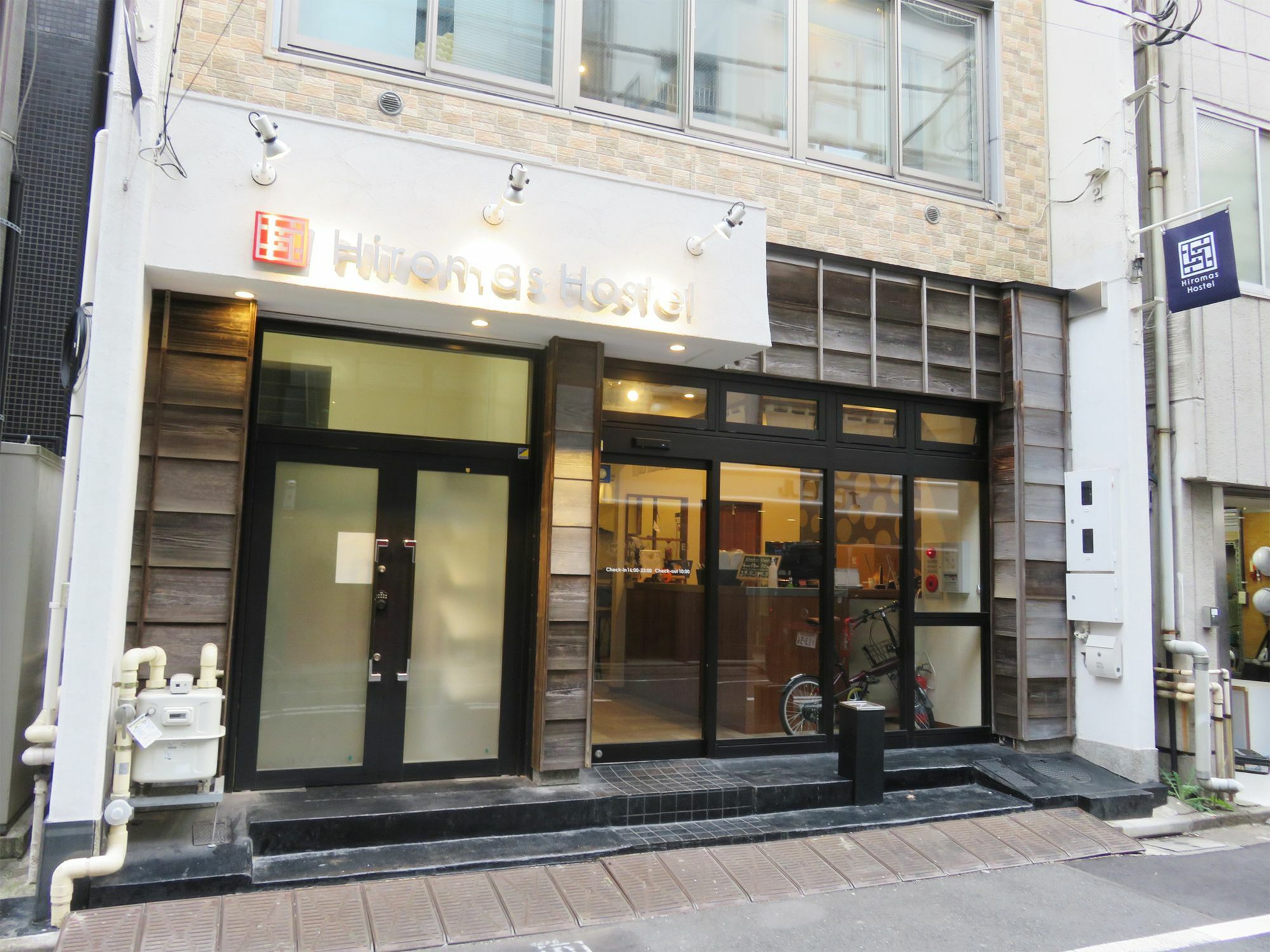 Hiromas Hostel In Tokyo Kanda Exterior photo