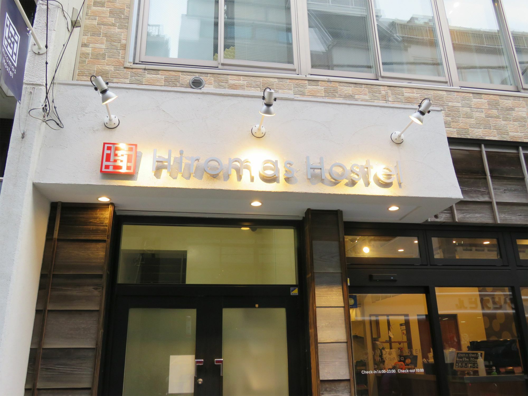 Hiromas Hostel In Tokyo Kanda Exterior photo